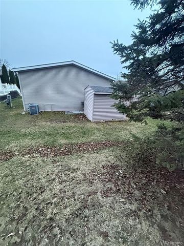 100 Riverview Circle, Saline, MI 48176