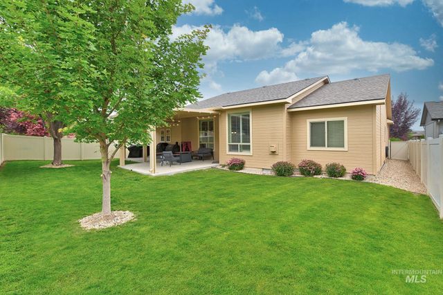 1411 W Raelin Dr, Nampa, ID 83686