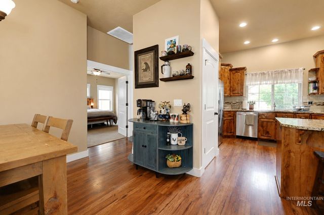 1411 W Raelin Dr, Nampa, ID 83686