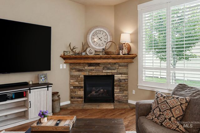 1411 W Raelin Dr, Nampa, ID 83686