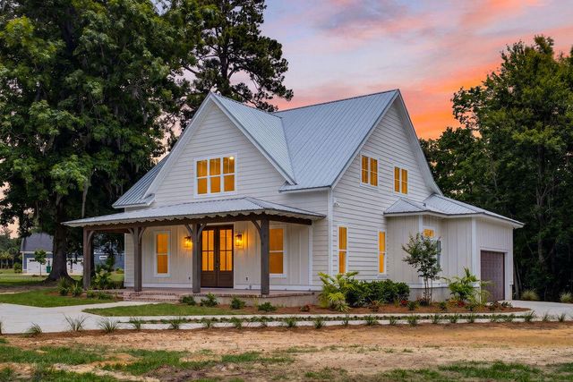 541 Oak Lawn Road, Georgetown, SC 29440