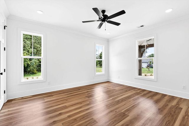 541 Oak Lawn Road, Georgetown, SC 29440