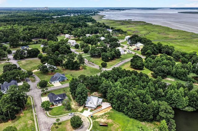 541 Oak Lawn Road, Georgetown, SC 29440
