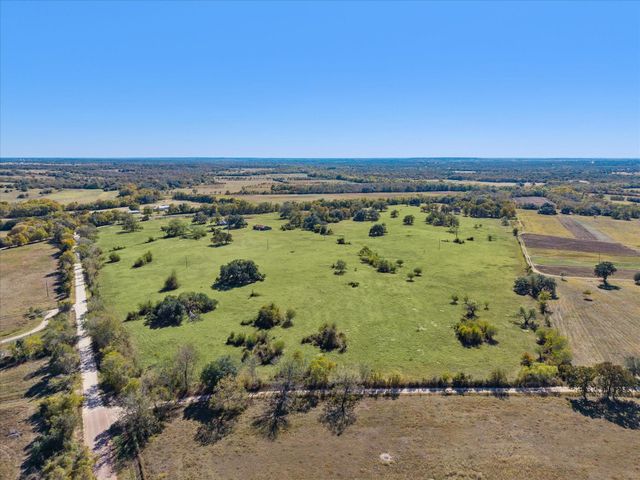6230 Kovar Road, Fayetteville, TX 78940