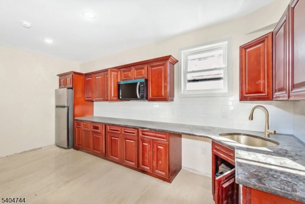 39 Ellis Ave, Irvington Twp., NJ 07111 — photo 2