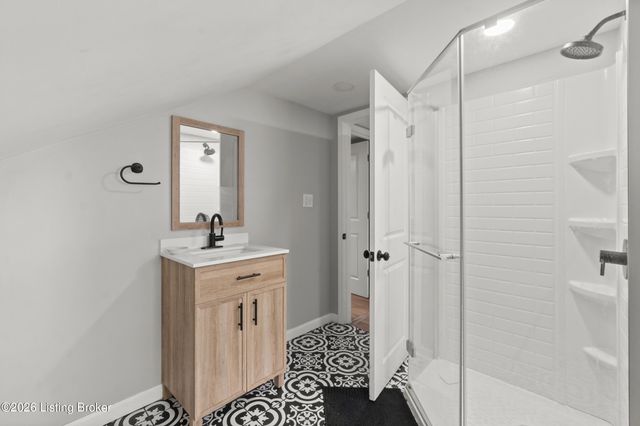 313 S 41st St, Louisville, KY 40212