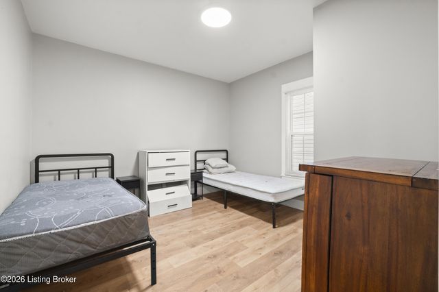 313 S 41st St, Louisville, KY 40212