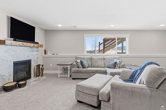 4604 Snapdragon Drive, Manhattan, KS 66502