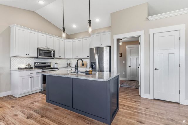 4604 Snapdragon Drive, Manhattan, KS 66502