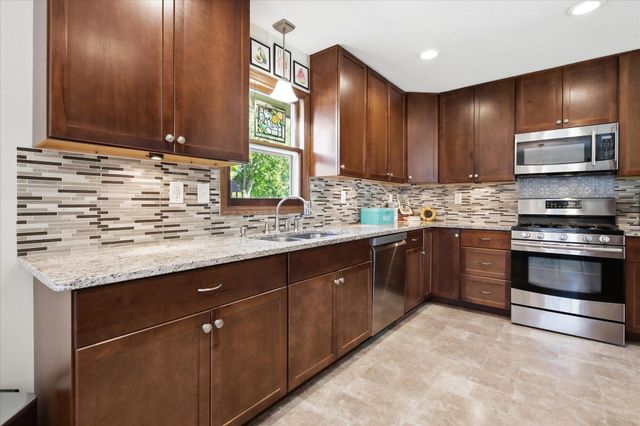 6816 Casey Parkway, Prior Lake, MN 55372