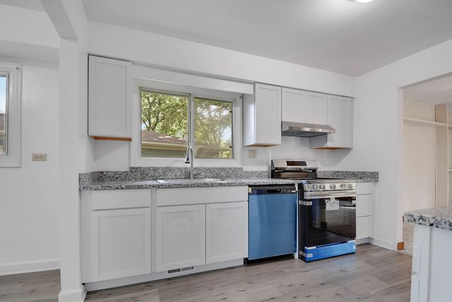 136 Willow Street, Park Forest, IL 60466