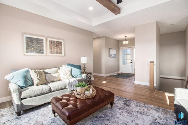 5505 E Morningside Cir Circle, Sioux Falls, SD 57110