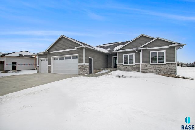 5505 E Morningside Cir Circle, Sioux Falls, SD 57110