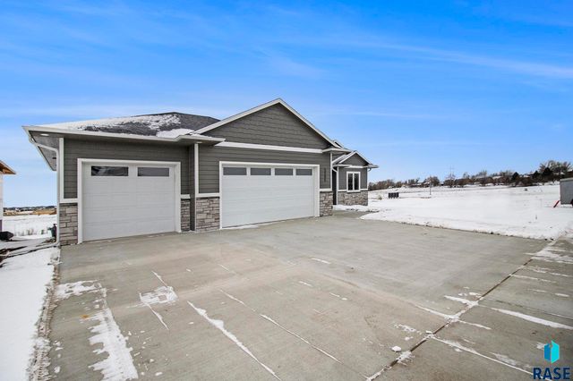 5505 E Morningside Cir Circle, Sioux Falls, SD 57110