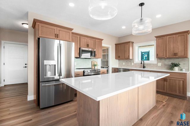 5505 E Morningside Cir Circle, Sioux Falls, SD 57110