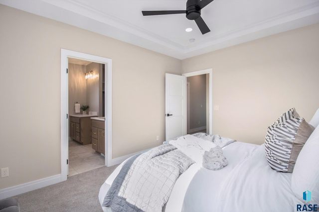 5505 E Morningside Cir Circle, Sioux Falls, SD 57110