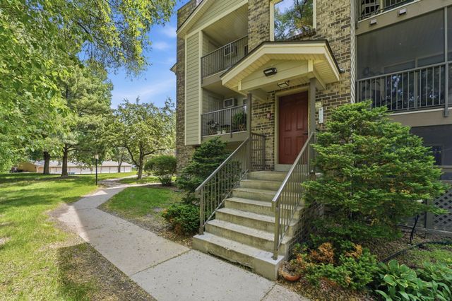 2120 Ridge Drive 34, Saint Louis Park, MN 55416