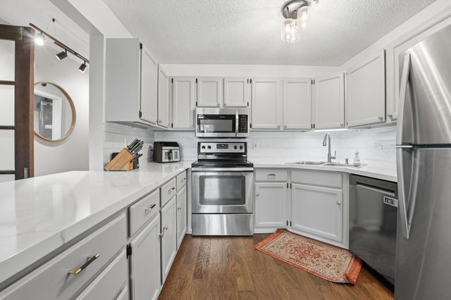 2120 Ridge Drive 34, Saint Louis Park, MN 55416