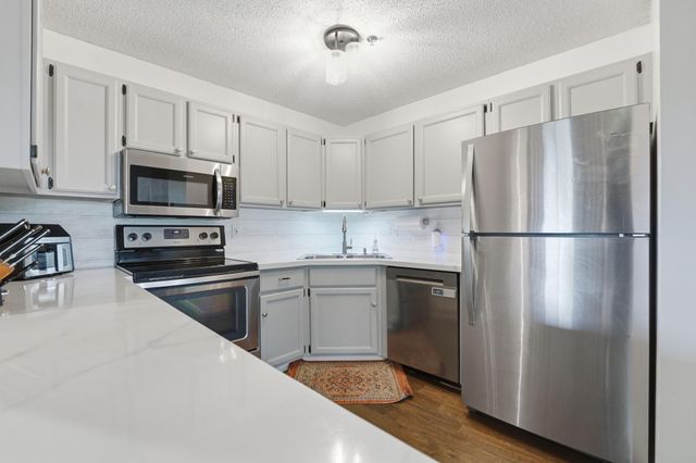 2120 Ridge Drive 34, Saint Louis Park, MN 55416