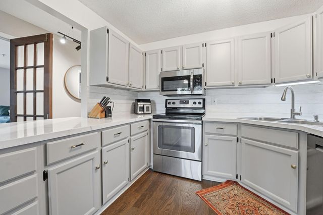 2120 Ridge Drive 34, Saint Louis Park, MN 55416