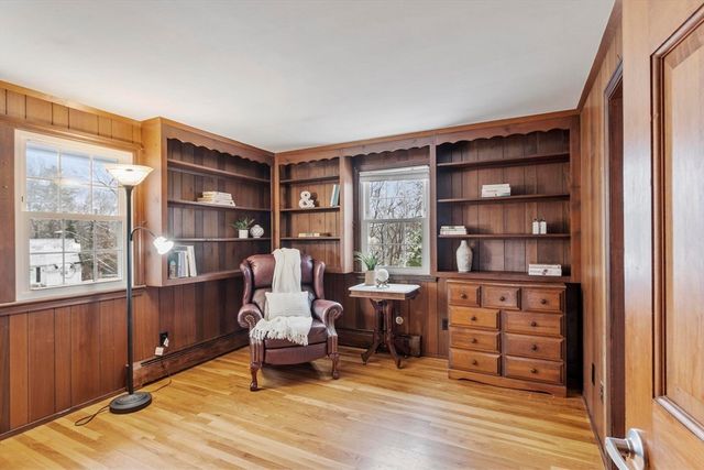 11 Ethelyn Cir, Maynard, MA 01754