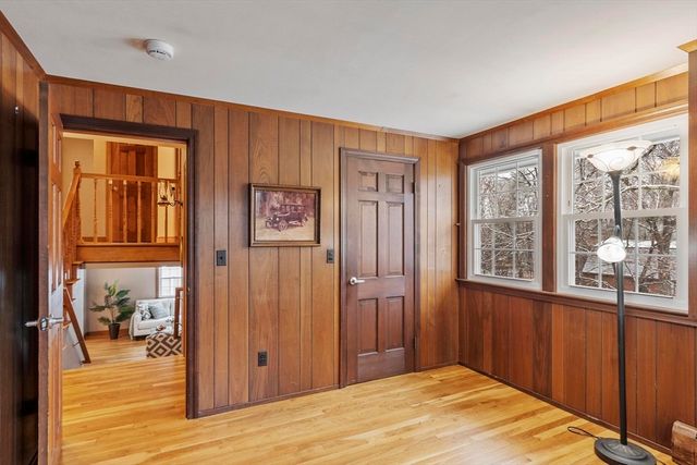 11 Ethelyn Cir, Maynard, MA 01754