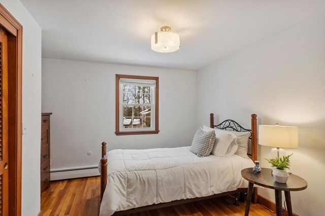 11 Ethelyn Cir, Maynard, MA 01754