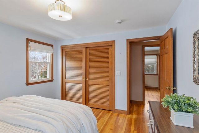 11 Ethelyn Cir, Maynard, MA 01754