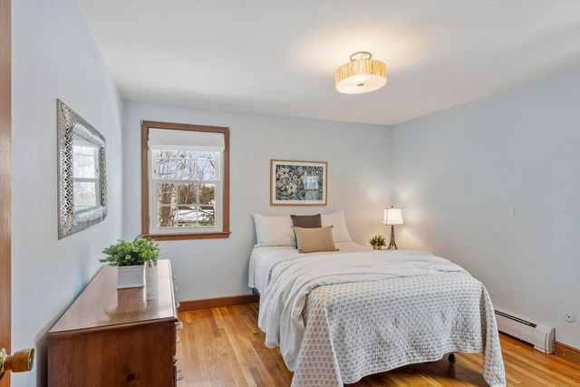 11 Ethelyn Cir, Maynard, MA 01754