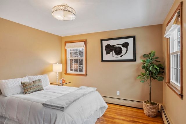 11 Ethelyn Cir, Maynard, MA 01754