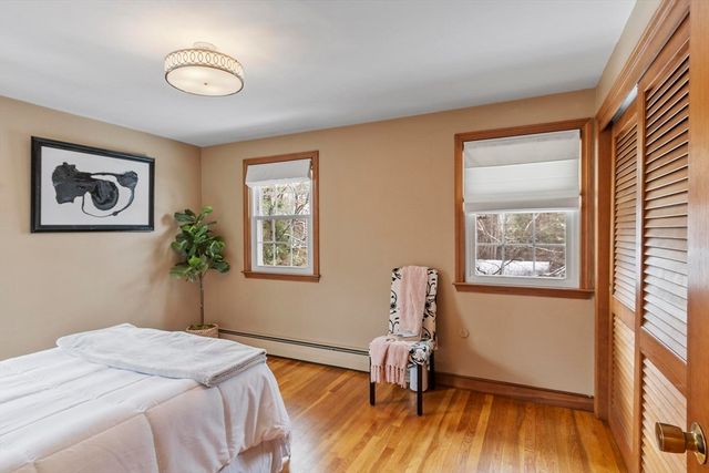 11 Ethelyn Cir, Maynard, MA 01754