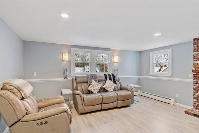 11 Ethelyn Cir, Maynard, MA 01754