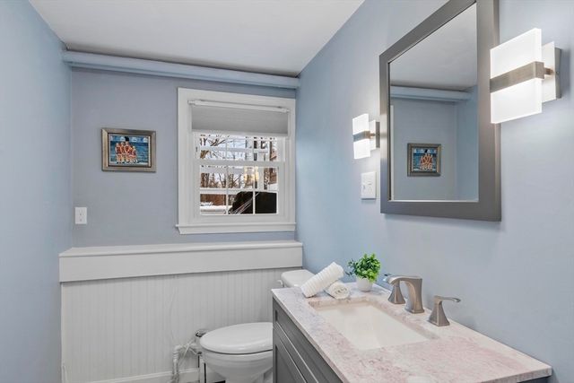 11 Ethelyn Cir, Maynard, MA 01754