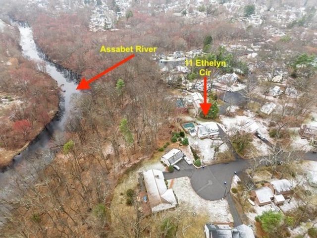 11 Ethelyn Cir, Maynard, MA 01754