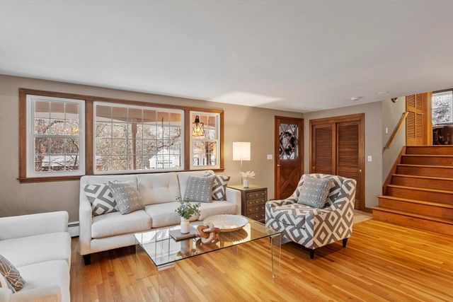 11 Ethelyn Cir, Maynard, MA 01754