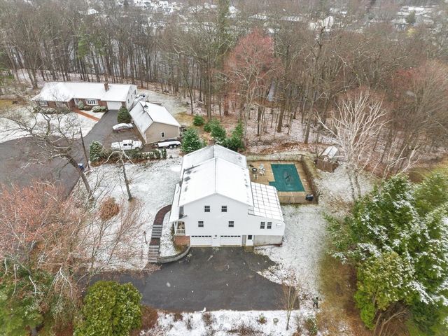 11 Ethelyn Cir, Maynard, MA 01754