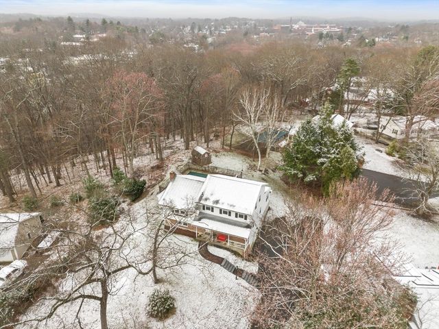 11 Ethelyn Cir, Maynard, MA 01754