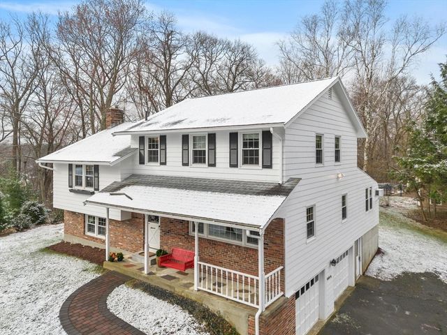 11 Ethelyn Cir, Maynard, MA 01754