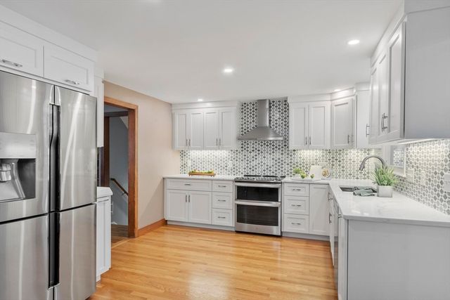 11 Ethelyn Cir, Maynard, MA 01754