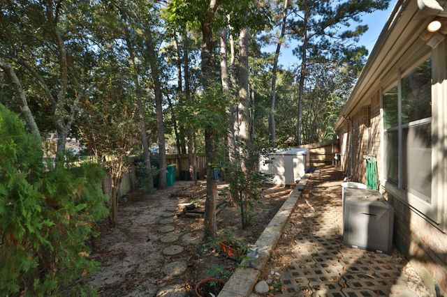 155 W Drifting Shadows Circle, The Woodlands, TX 77385