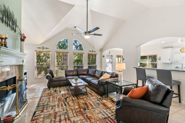 155 W Drifting Shadows Circle, The Woodlands, TX 77385