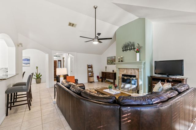 155 W Drifting Shadows Circle, The Woodlands, TX 77385