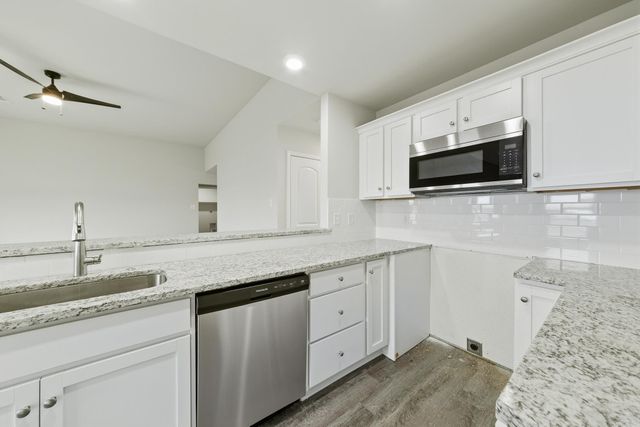 111 LLOYD HENDERSON Road, Beebe, AR 72012