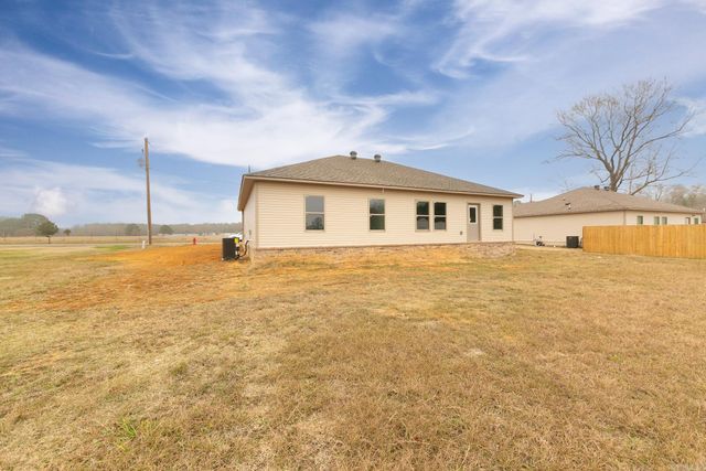 111 LLOYD HENDERSON Road, Beebe, AR 72012