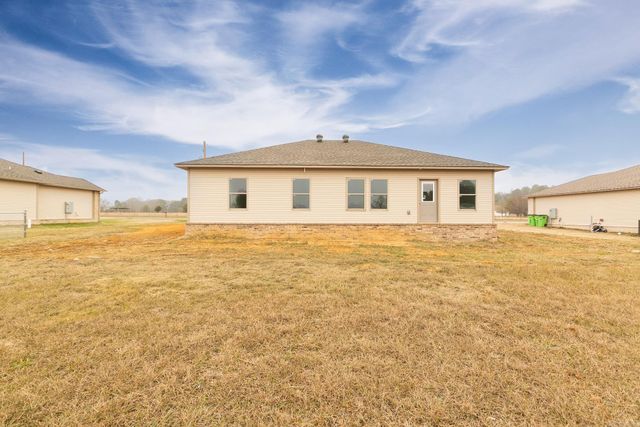 111 LLOYD HENDERSON Road, Beebe, AR 72012