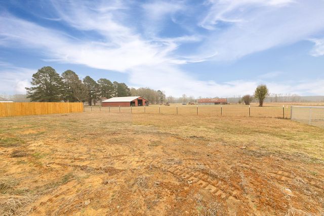 111 LLOYD HENDERSON Road, Beebe, AR 72012