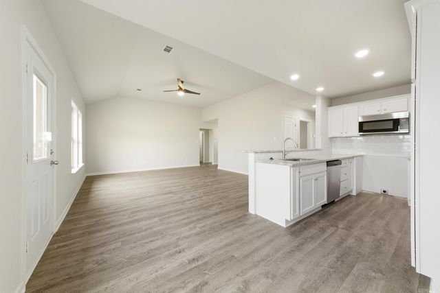 111 LLOYD HENDERSON Road, Beebe, AR 72012