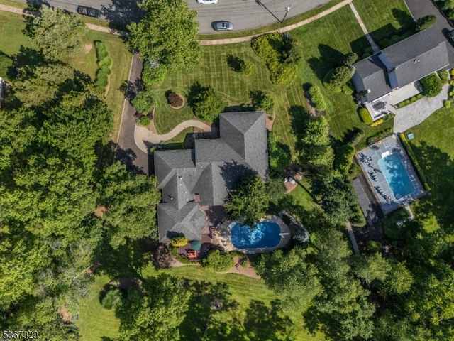 6 Fairway Ct, Bridgewater Twp., NJ 08807