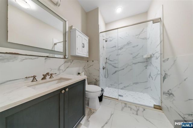 3 Somerset Lane x307, Edgewater, NJ 07020