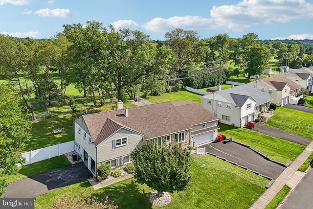 865 WORTHINGTON DR, Warminster, PA 18974